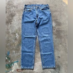 550 Levi’s 32x32 Relaxed Fit Jeans